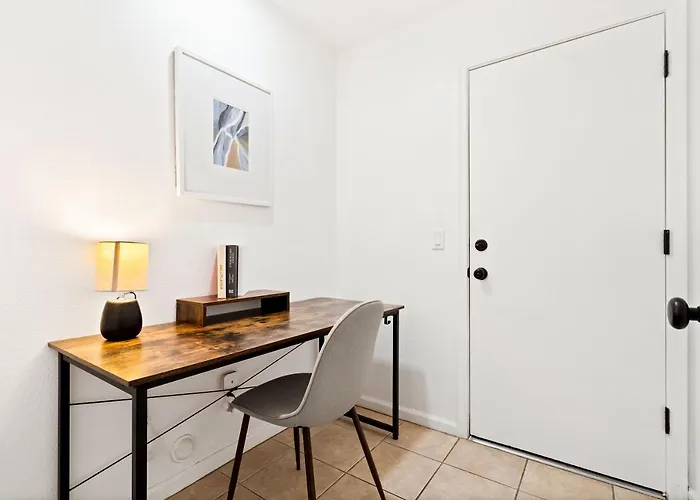 @ Marbella Lane - Modern 4br In Holiday home *