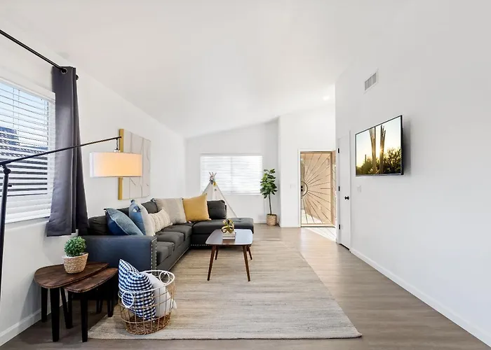 @ Marbella Lane - Modern 4br In Holiday home *