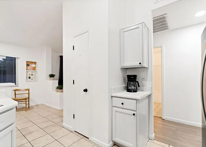 @ Marbella Lane - Modern 4br In Holiday home *