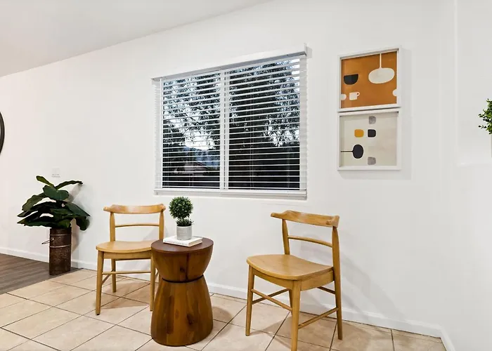 @ Marbella Lane - Modern 4br In Holiday home