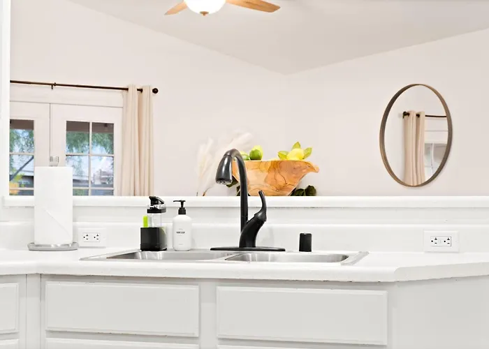 @ Marbella Lane - Modern 4br In
