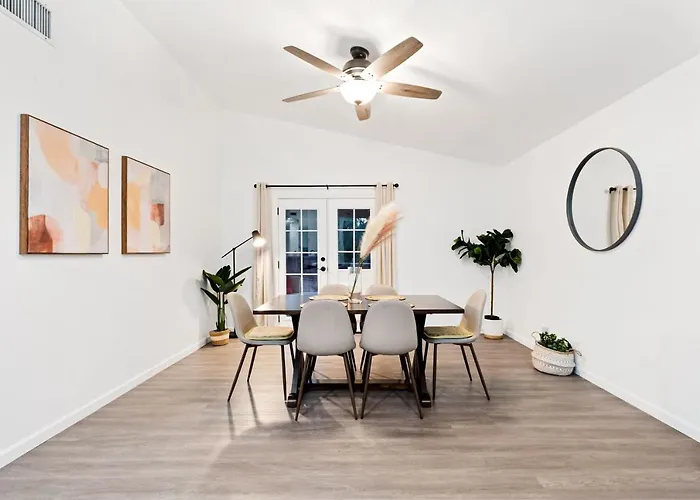 @ Marbella Lane - Modern 4br In