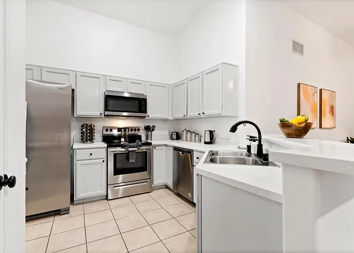 Holiday home @ Marbella Lane - Modern 4br In *
